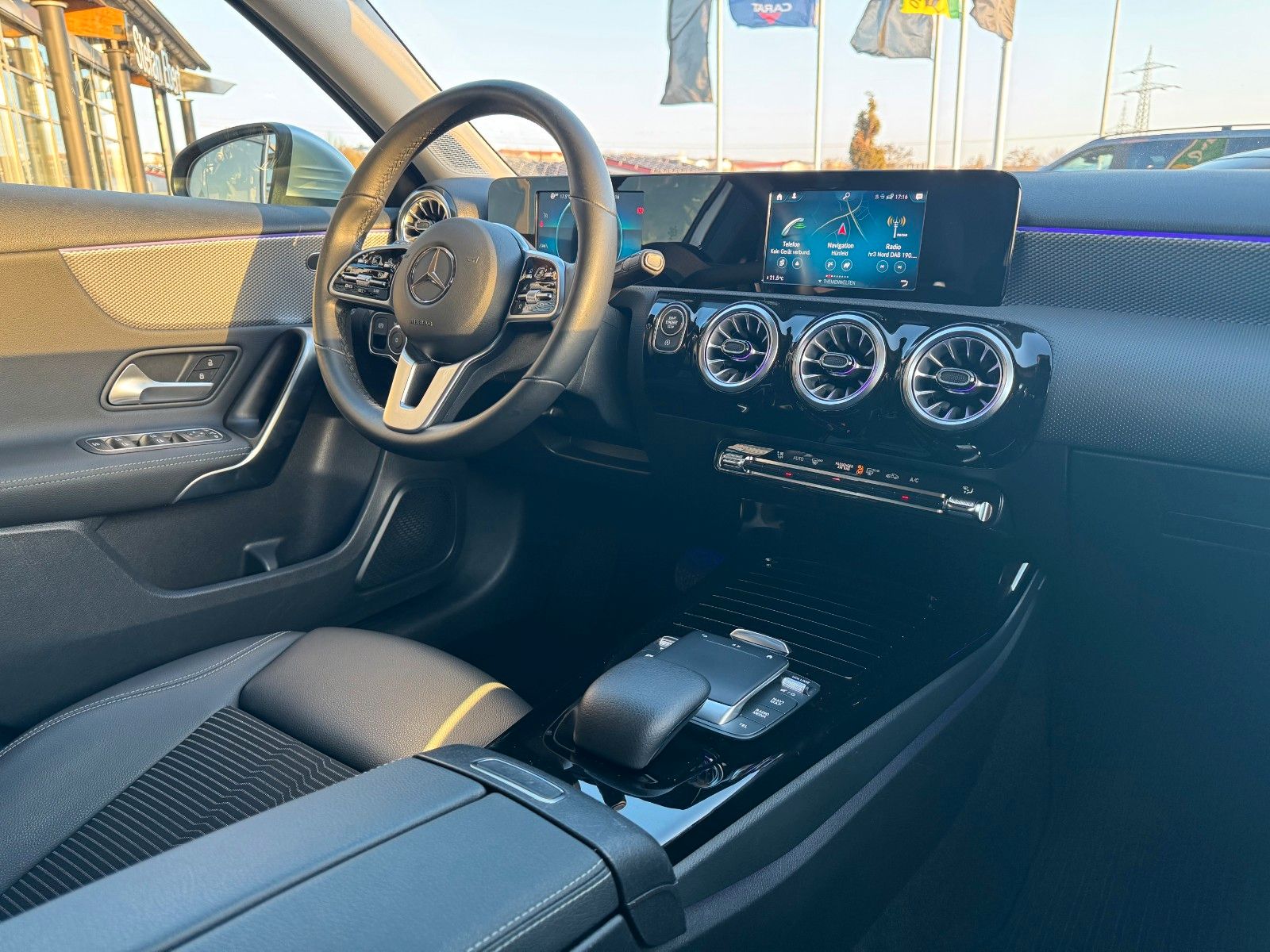 Fahrzeugabbildung Mercedes-Benz A 180 Progressive+LED+Ambiente+RFK+TotW