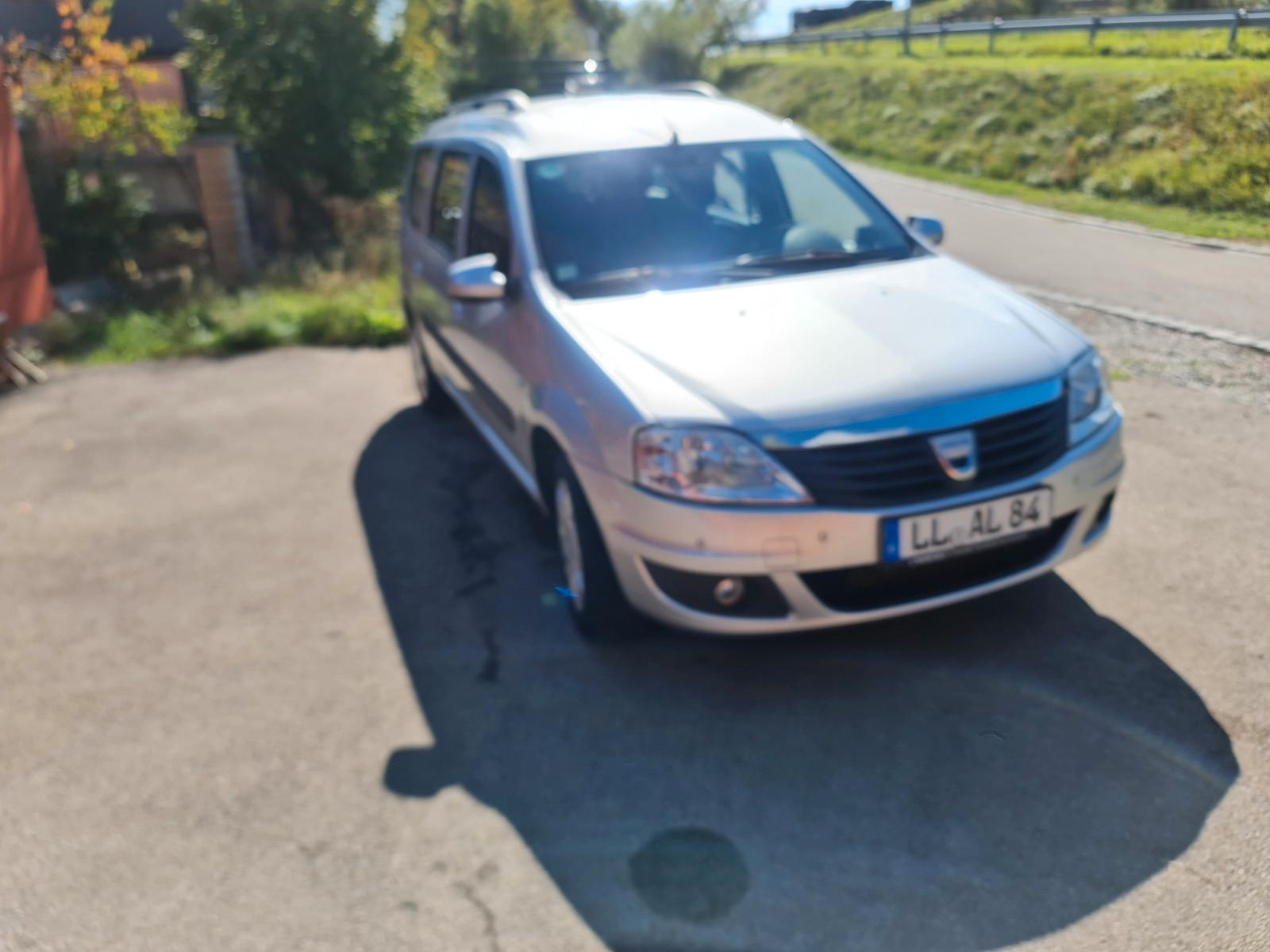Dacia Logan 2011 — interior