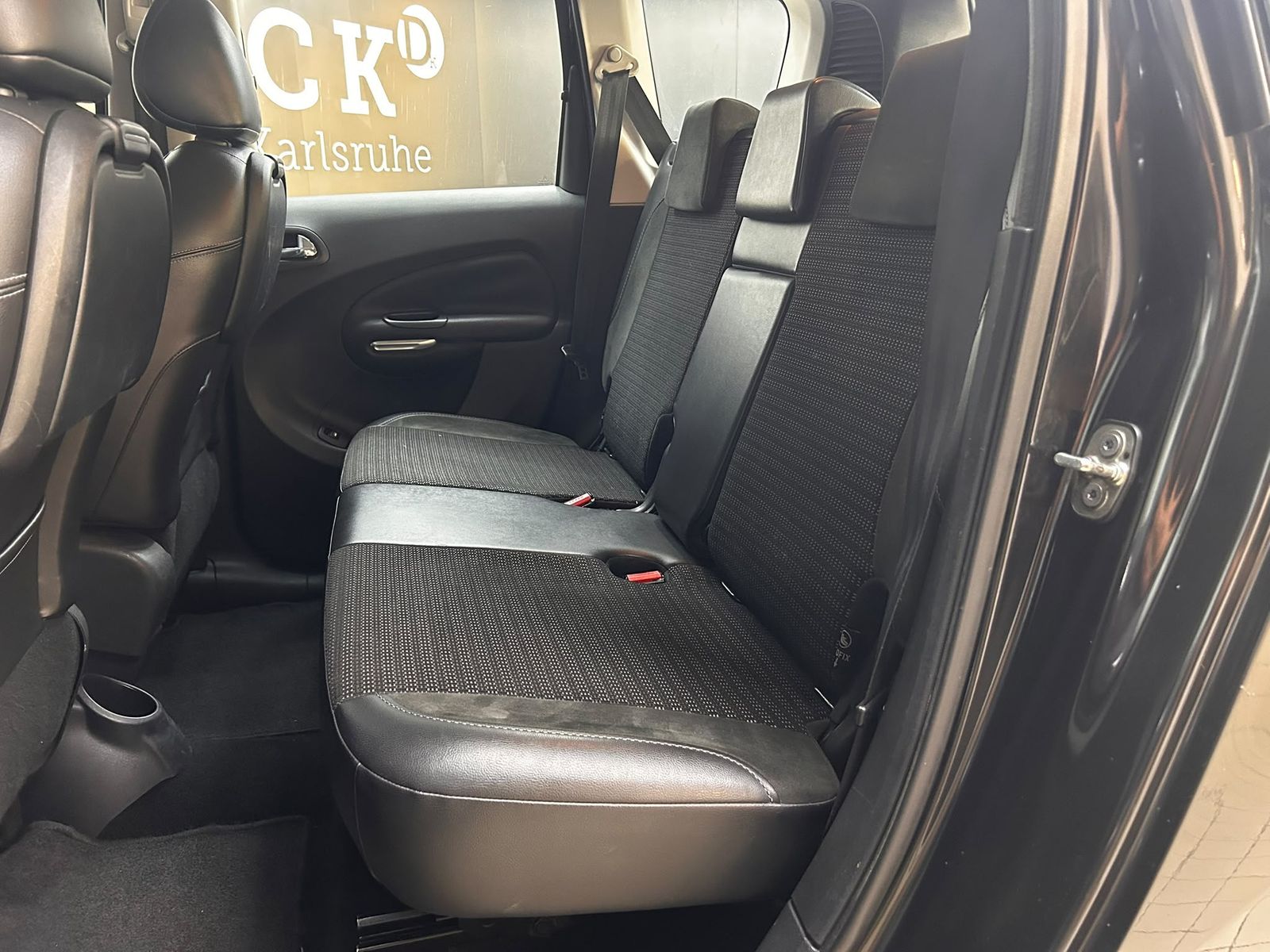 Fahrzeugabbildung Citroën C3 Picasso Exclus Black-Paket GEPFLEGT+NAVI+TÜV