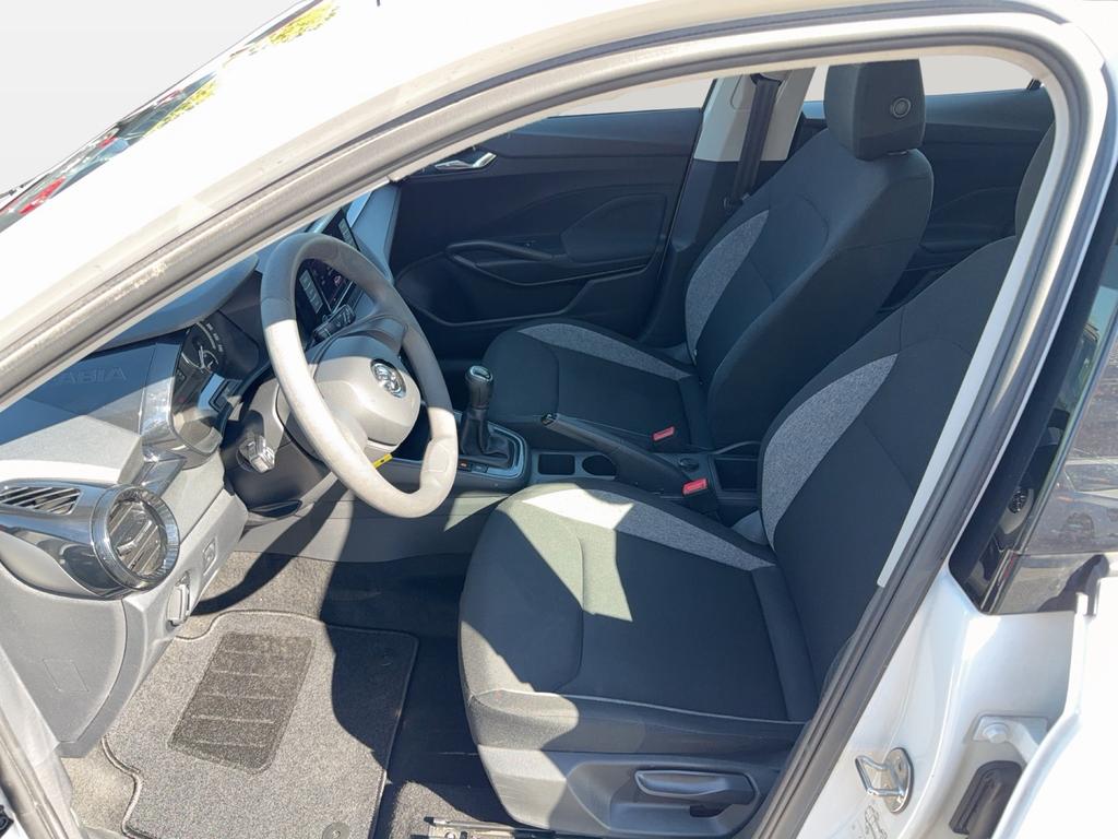 Skoda Fabia 2022 г. Белый, пробег 40996 км