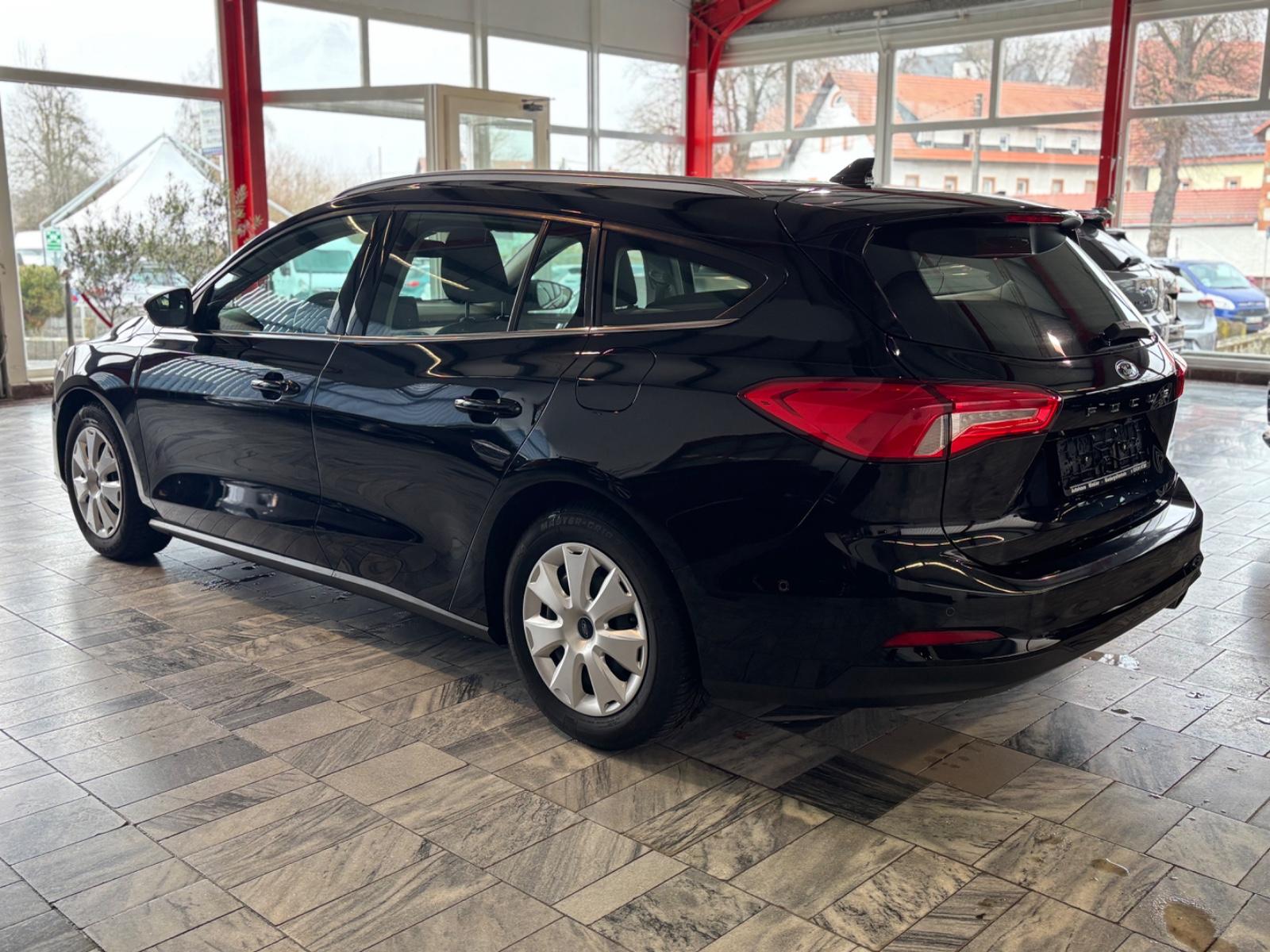 Ford Focus Turnier C & C Navi*Winterpaket*Kamera*PDC