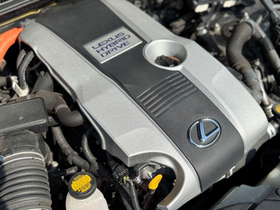 Fahrzeugabbildung Lexus IS 300h Vollhybrid Leder Kamera Winterreifen