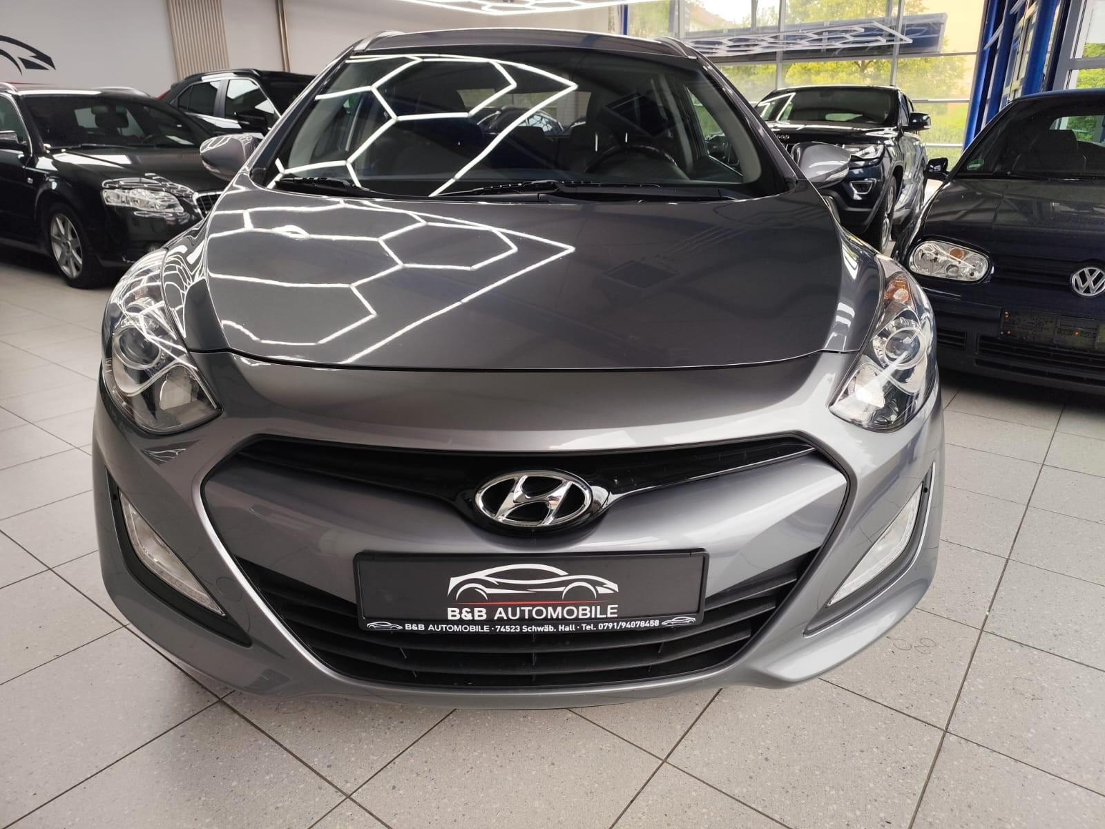Hyundai i30 2012 — photo 11
