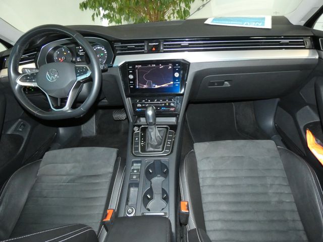 Passat Variant 2.0 TDI Elegance AHK NAVI MATRIX