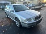 Skoda Octavia Combi Elegance *1 Hand*PDC*SHZ*Tüv NEU - Skoda Octavia aus 2002: Kombi