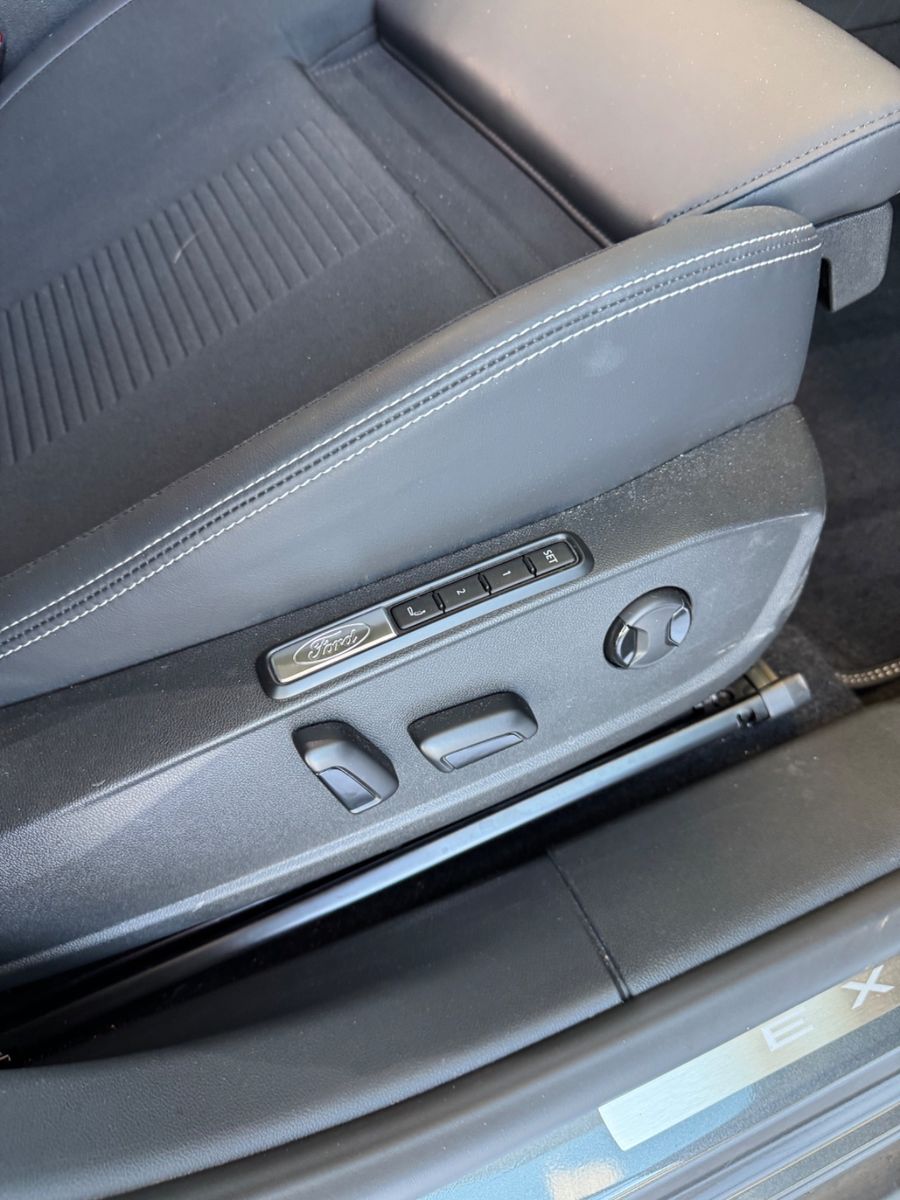 Fahrzeugabbildung Ford Explorer Premium RWD wärmepumpe/heatpump