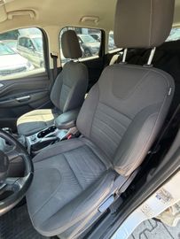 Ford Kuga - 10