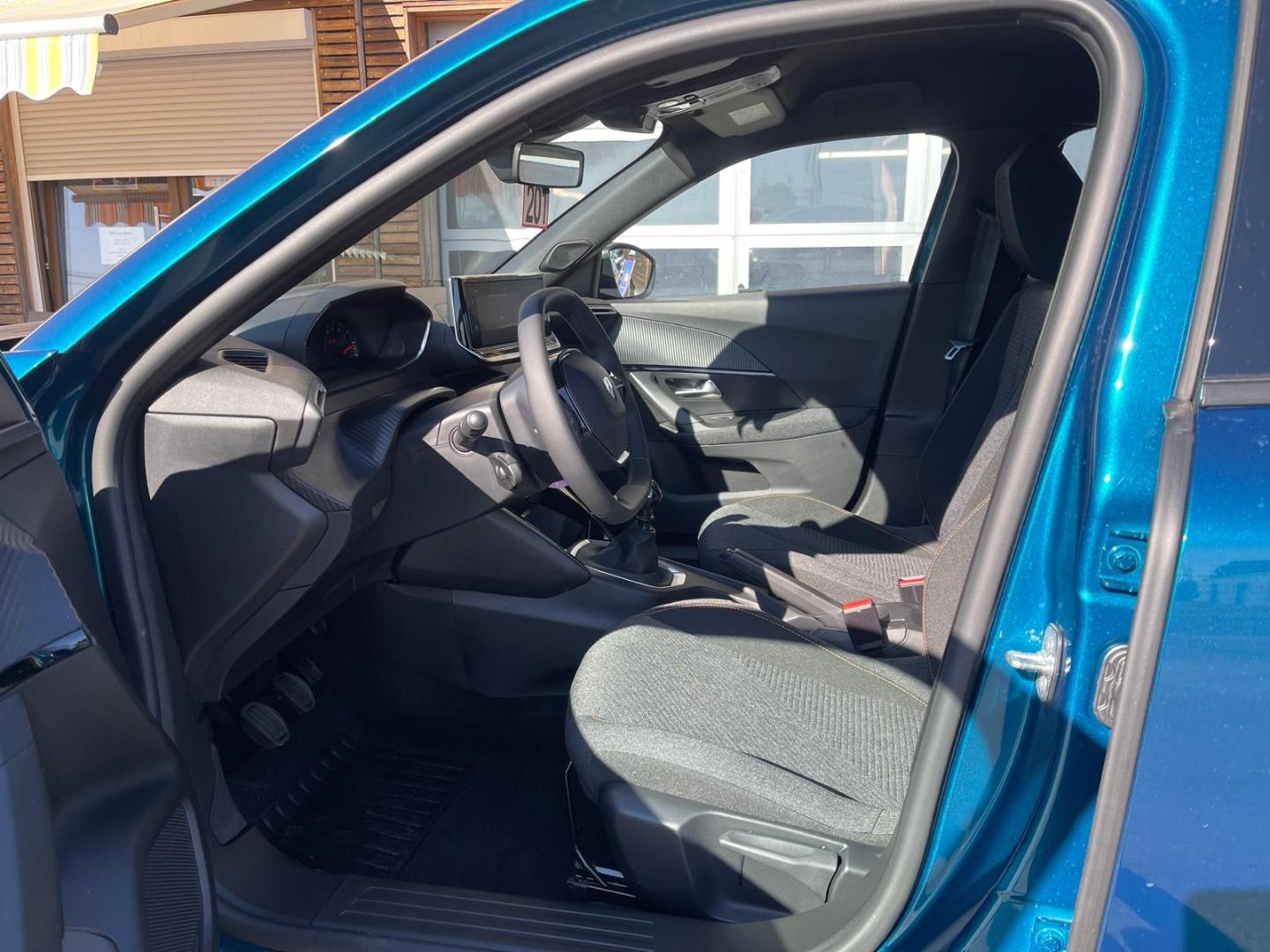 Peugeot 2008 Style Navi LED Apple CarPlay Android Auto K