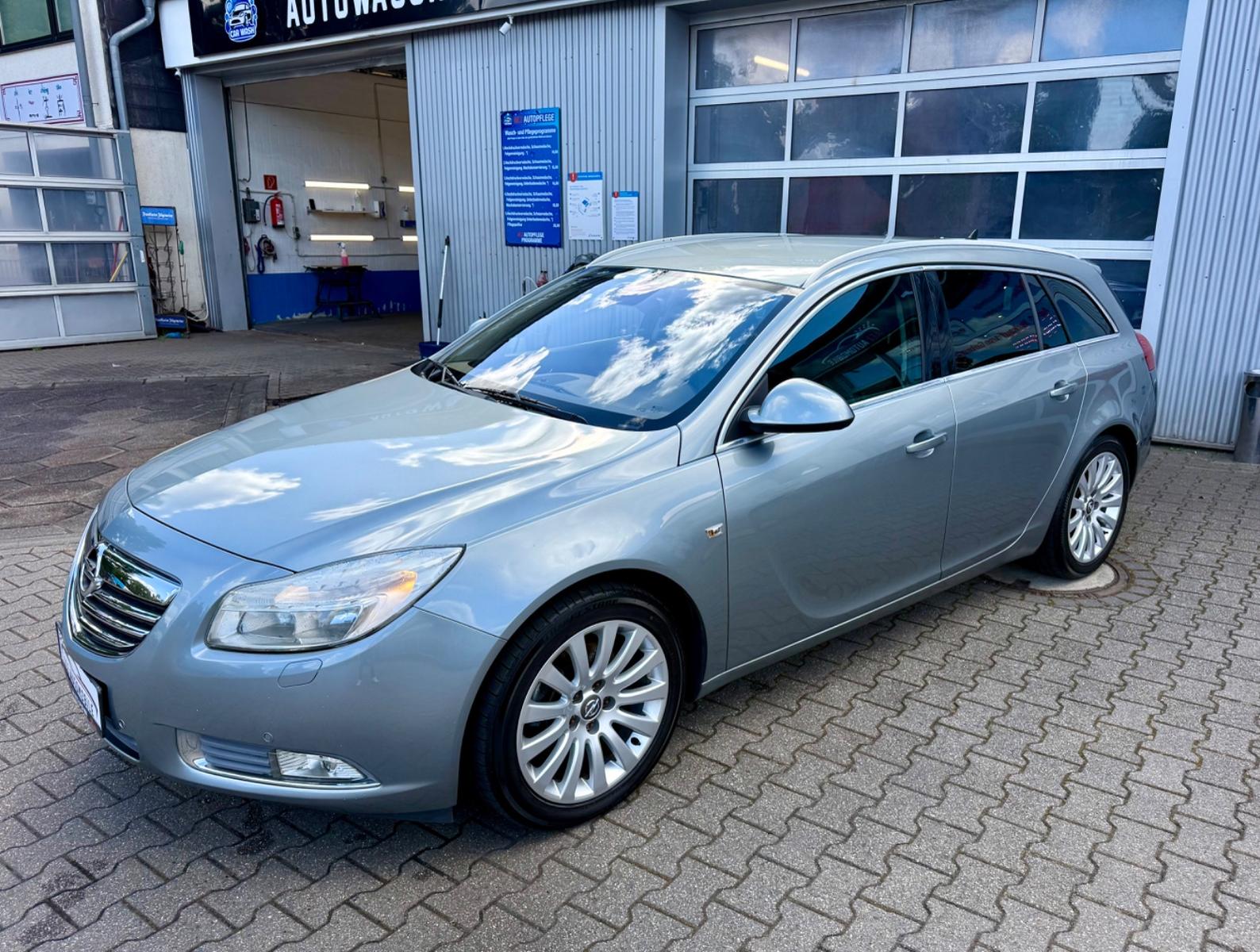 Opel Insignia A Sports Tourer Design Edition