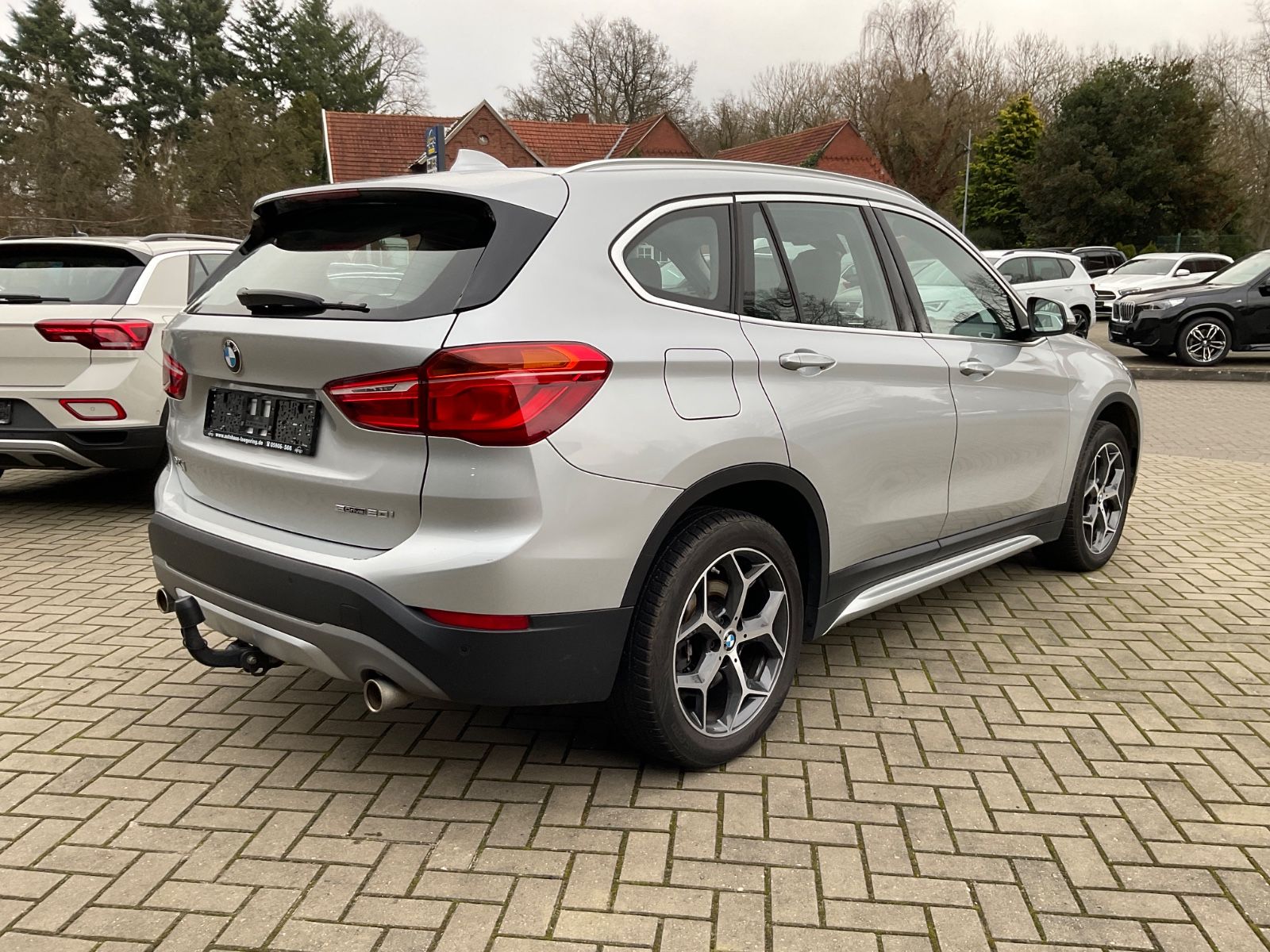 Fahrzeugabbildung BMW X1 sDrive20i xLine,Auto,Navi,AHK,Xenon