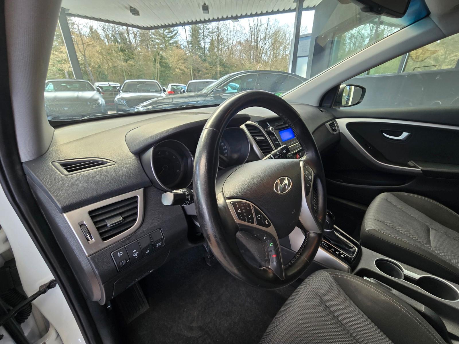 Hyundai i30 Kombi 1.6 GDi blue Passion Automatik Park/LM