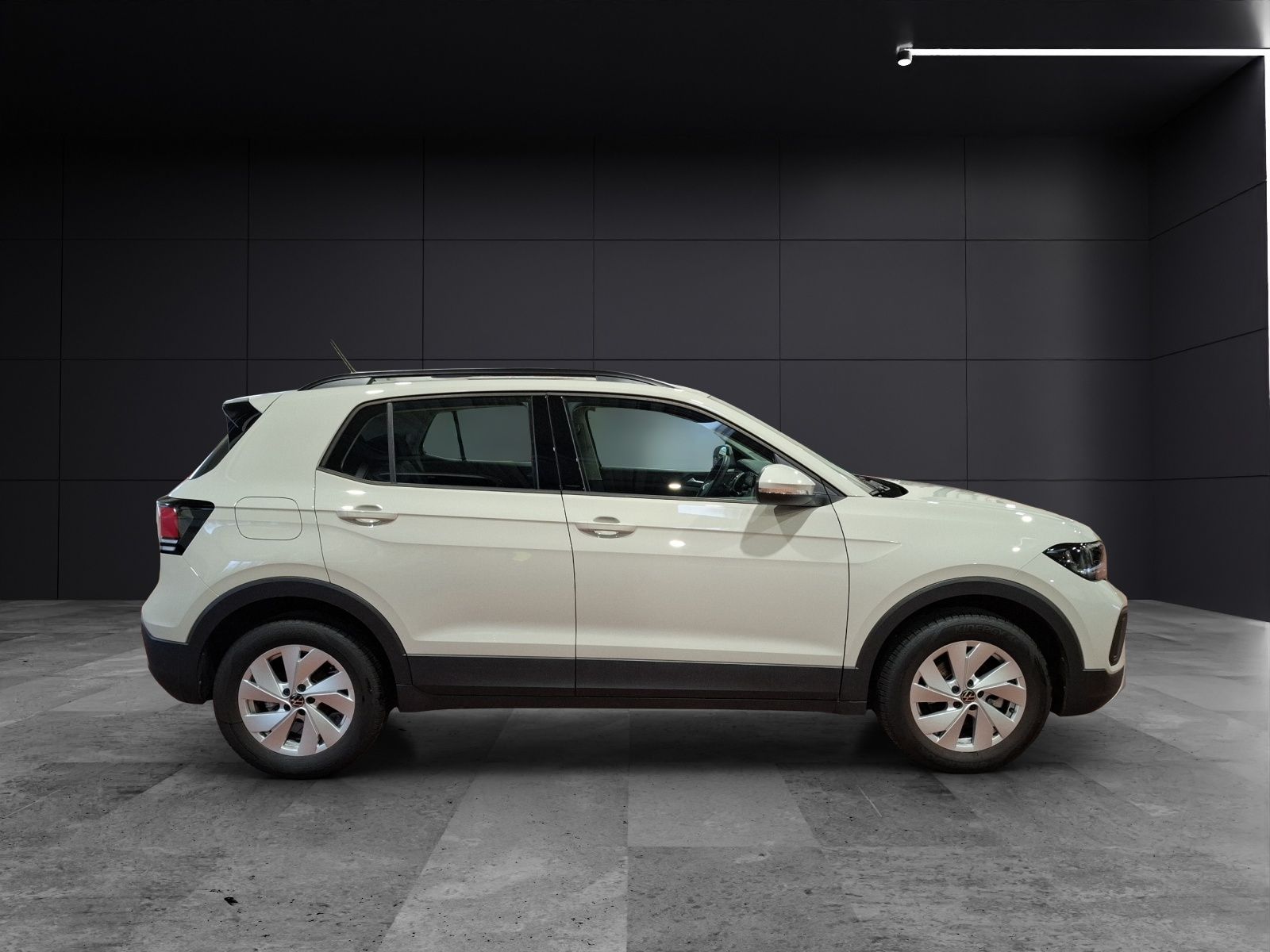 Fahrzeugabbildung Volkswagen T-Cross TSI Life DSG LED CarPlay AID ACC RFK SH