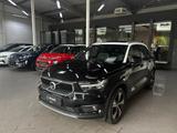 Volvo XC40  D4 AWD Momentum LED Pano 360Cam AHK - Volvo XC40 mit Diesel-Antrieb: Automatik