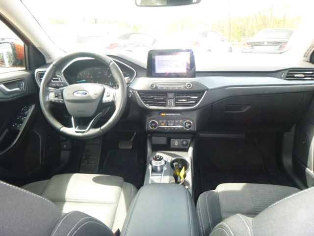Fahrzeugabbildung Ford Focus ACTIVE 1,5 EcoB >AUT/Headup/NAV/LED/PAN<