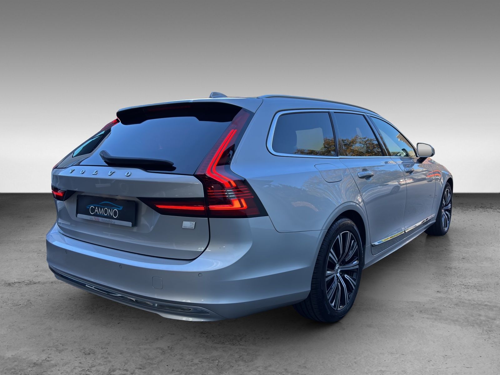 Volvo V90 T8 Hybrid AWD R-Design Pano Leder H&K Kamera imagem 3