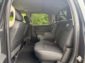 Dodge RAM - 8