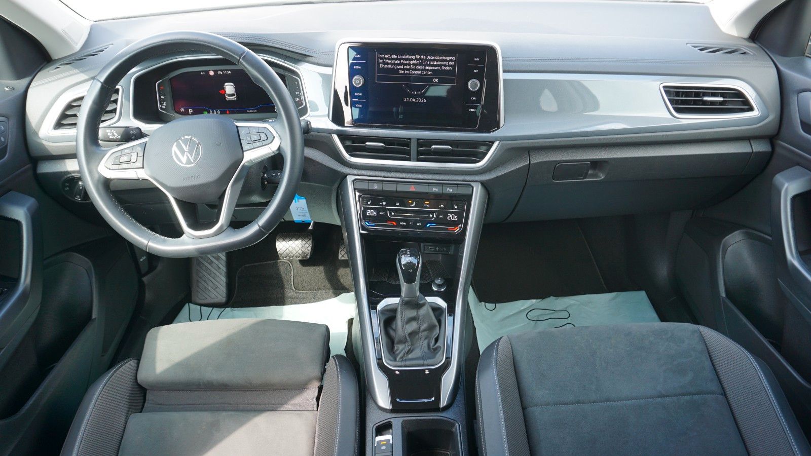 Fahrzeugabbildung Volkswagen T-Roc Style,DSG,Alcantara,LED Plus,Navi,IQ.Light