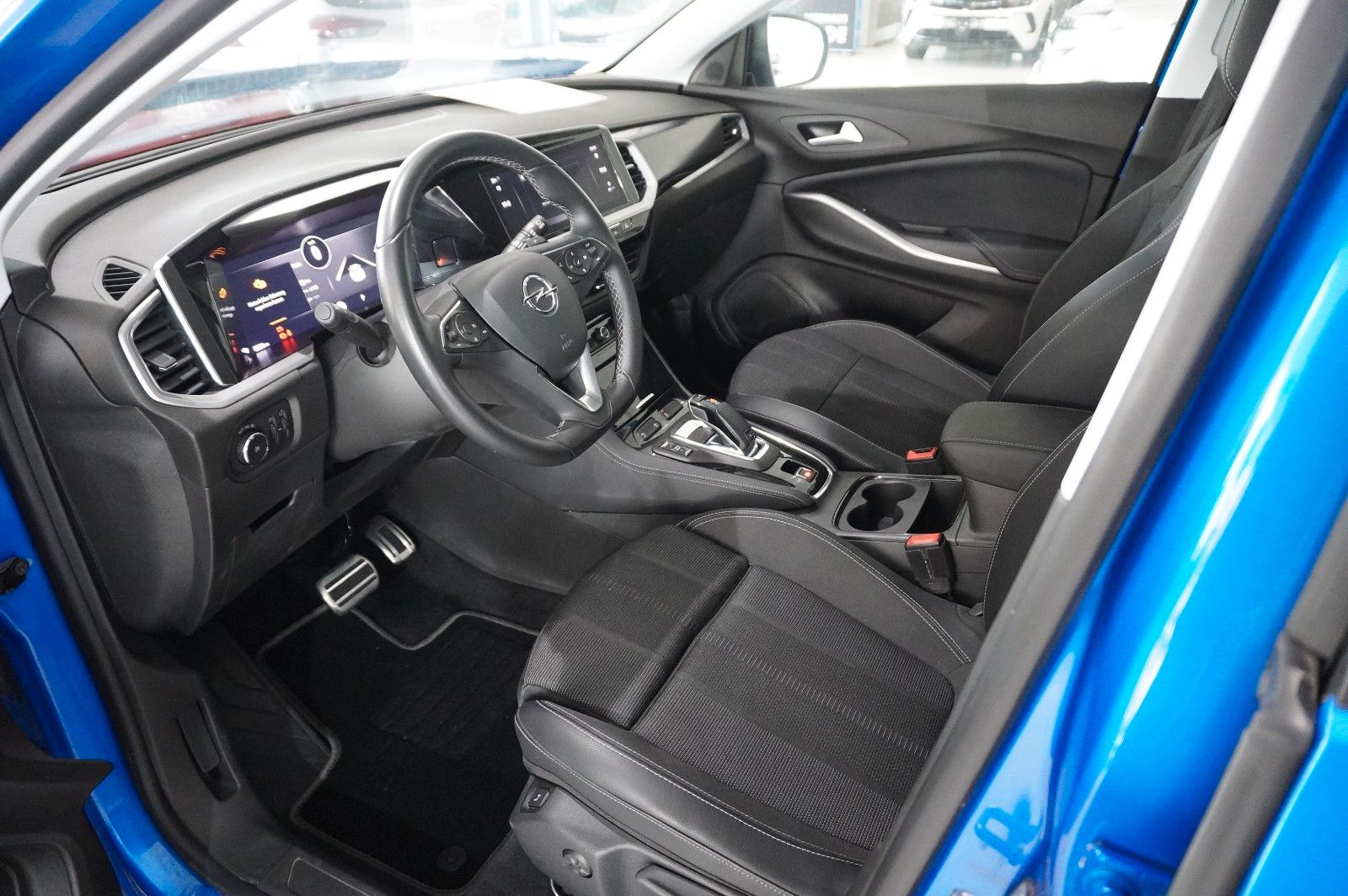 Fahrzeugabbildung Opel Grandland 1.5D GS SPORT NAVI/LED/VIRT./SPORT/DAB