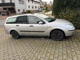 Ford Focus 1.4 - - Ford Focus aus 2001: Kombi