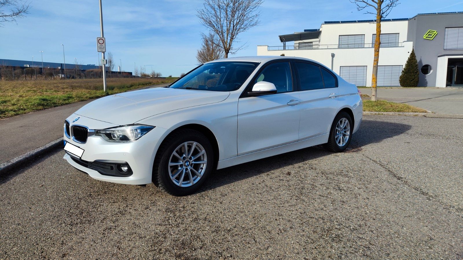BMW 320d xDrive Aut. LED Mineralweiß TÜV 11/27