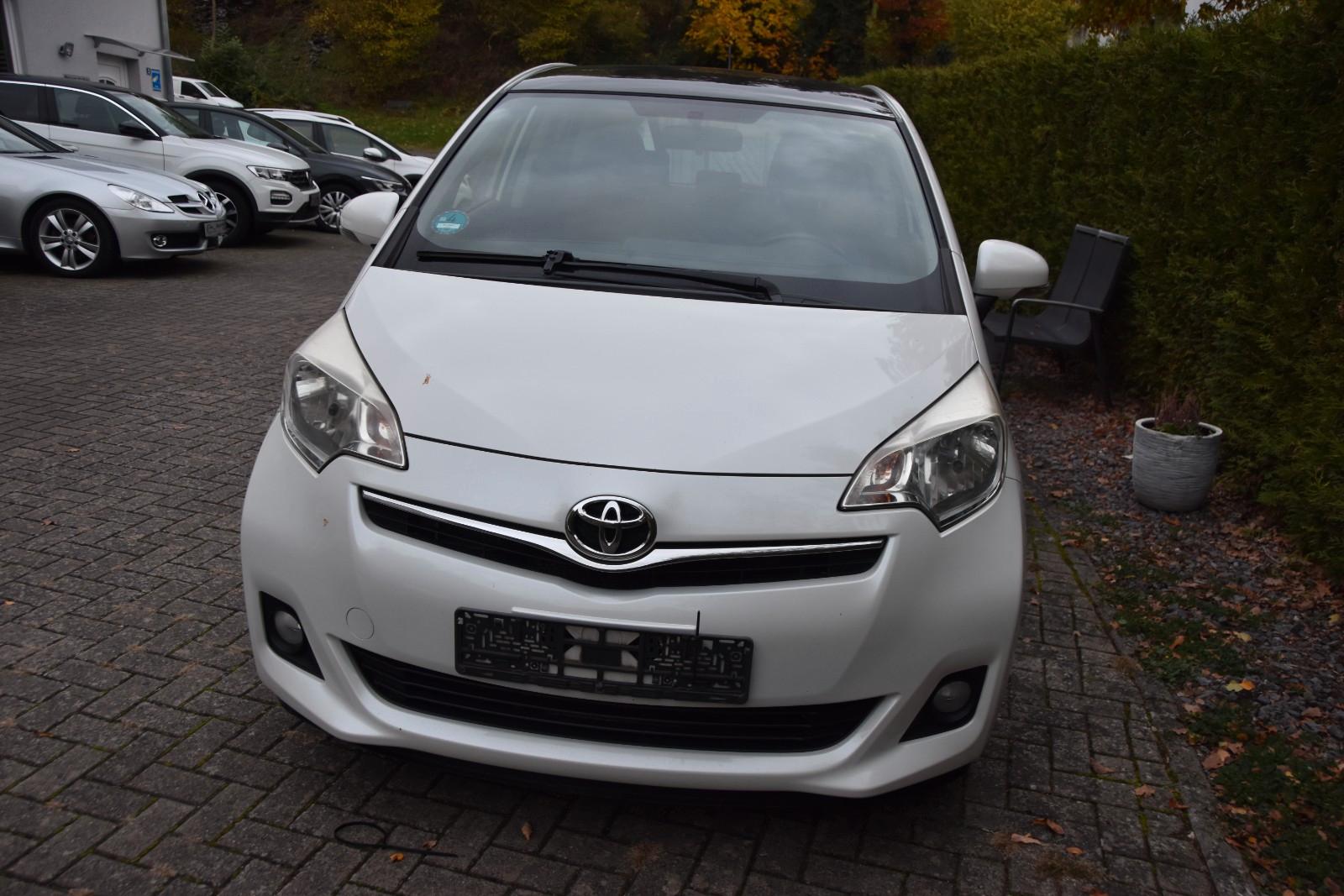 Toyota Verso-S 2014 — rear view