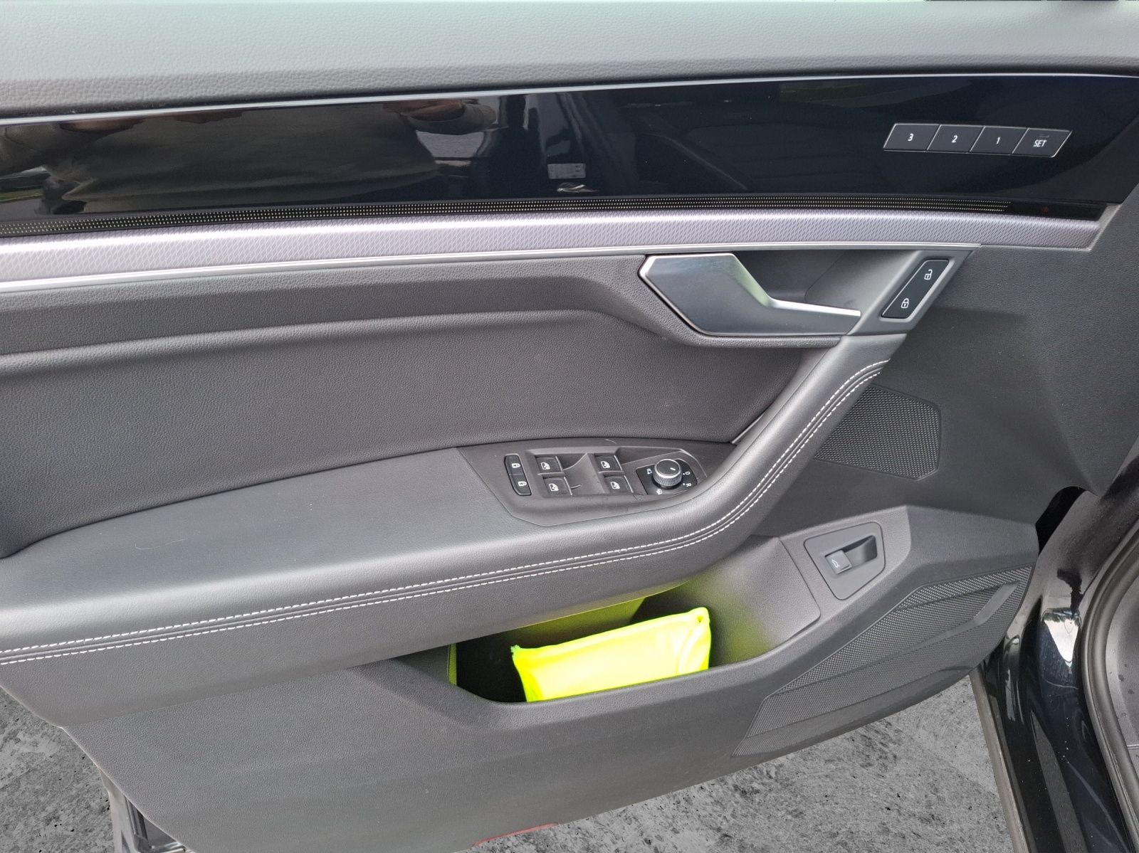 Fahrzeugabbildung Volkswagen Touareg TDI R-Line 4M Standhzg. Matrix AHK Navi