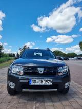 Dacia Duster  Blackshadow / 125 PS / Ahk. Klima - Dacia Duster von privat