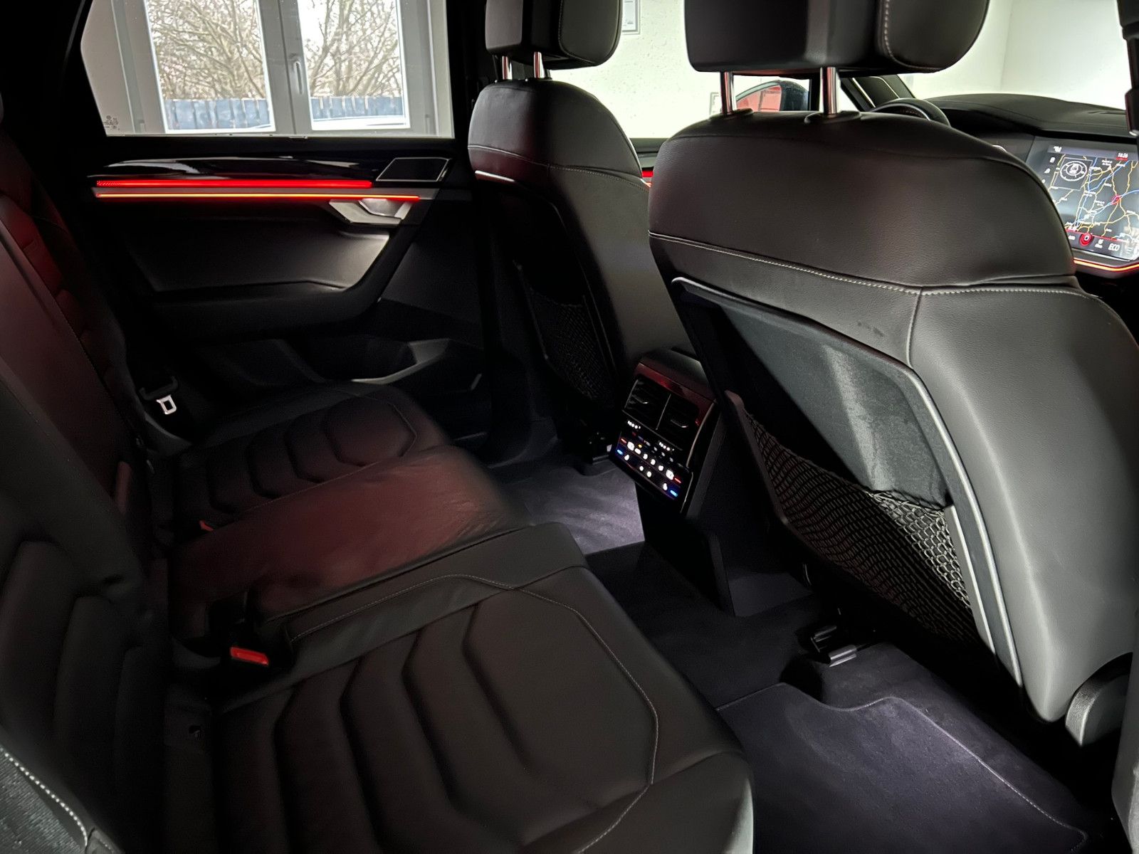 Fahrzeugabbildung Volkswagen Touareg R-LINE 4Motion/MASSAGE/ACC/AHK/INNOVIS.