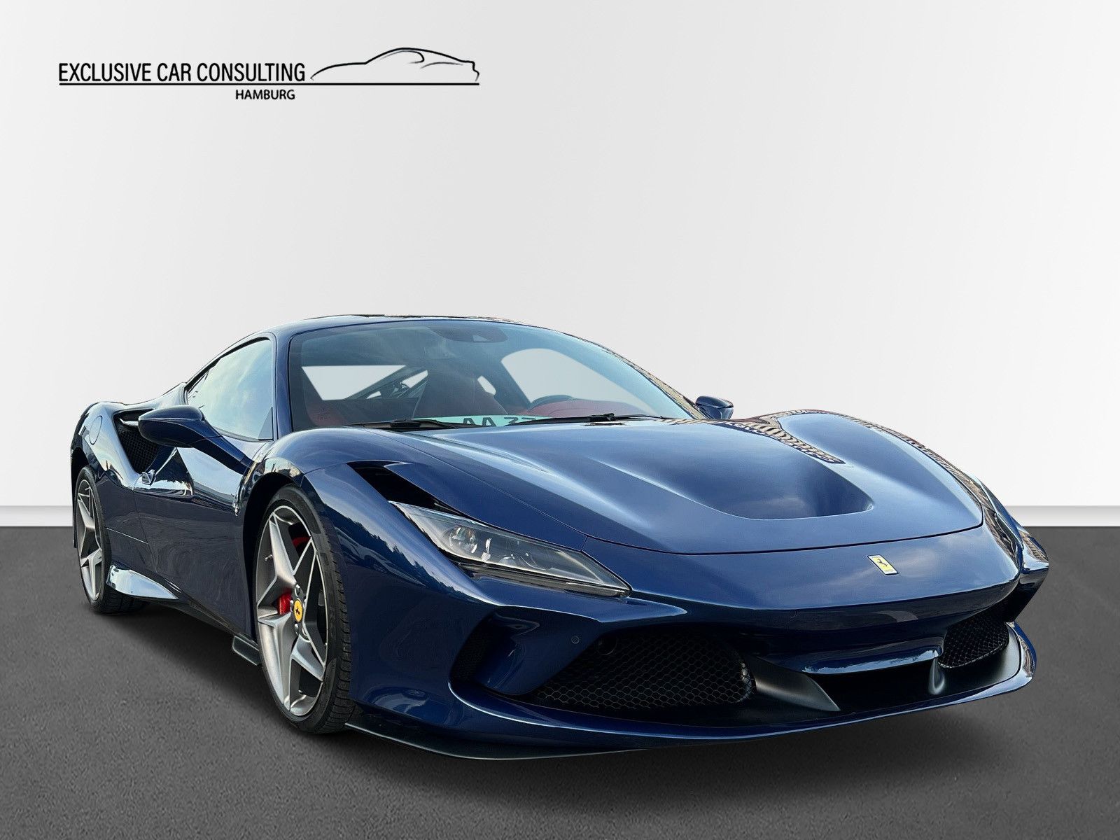 FERRARI F8