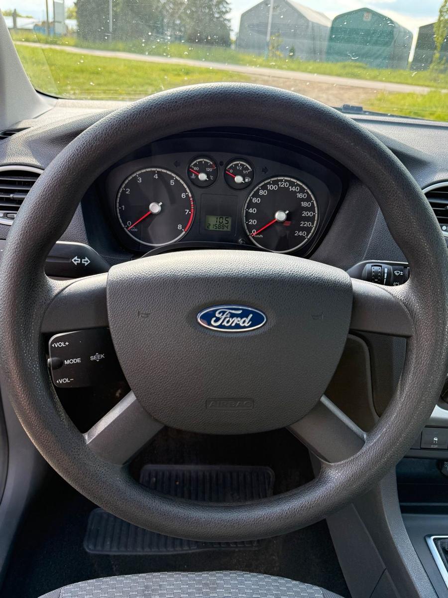 Ford Focus 2006 — photo 9