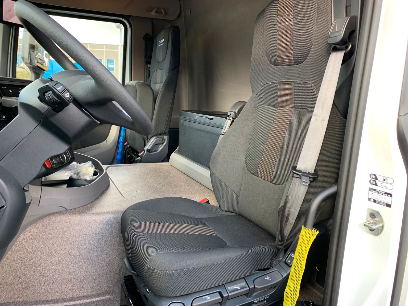 Fahrzeugabbildung DAF FA XD 370 zikun Swing-Board-Aufbau