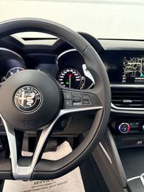 Alfa-Romeo Stelvio - 9