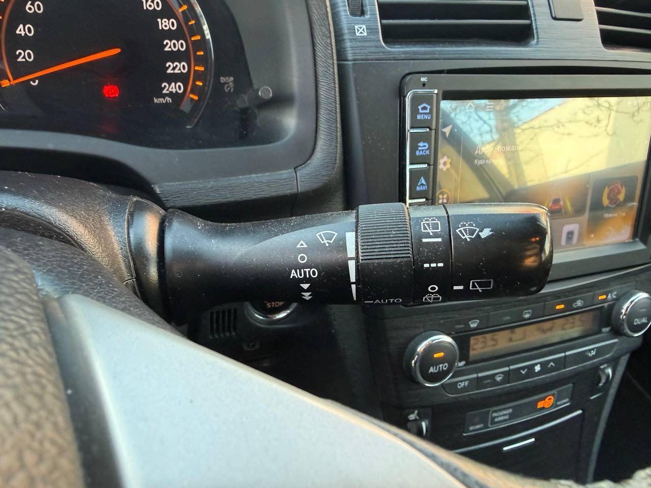 Toyota Avensis 2009 — photo 13