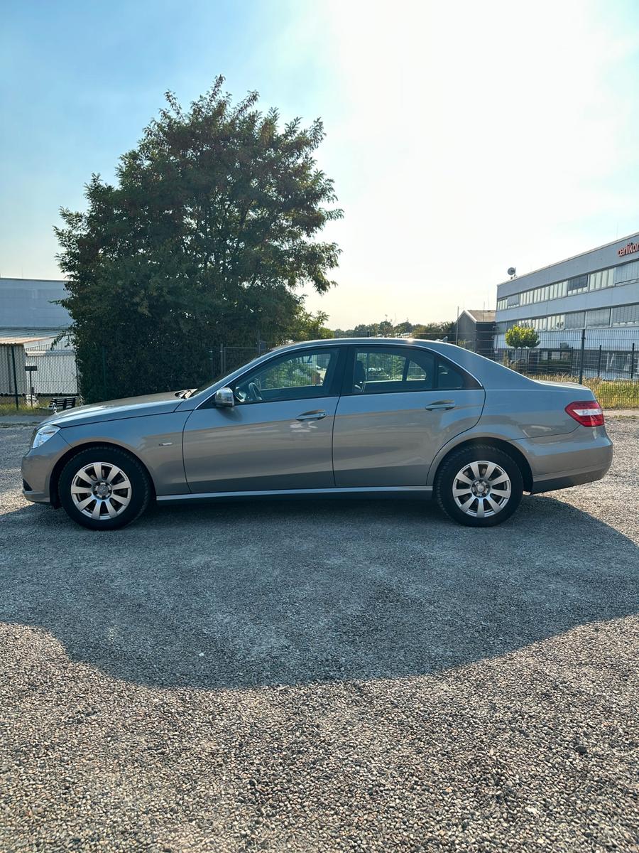 Mercedes-Benz E 220 CDI Aut. BlueEFFICIENCY Wartungsfrei AHK