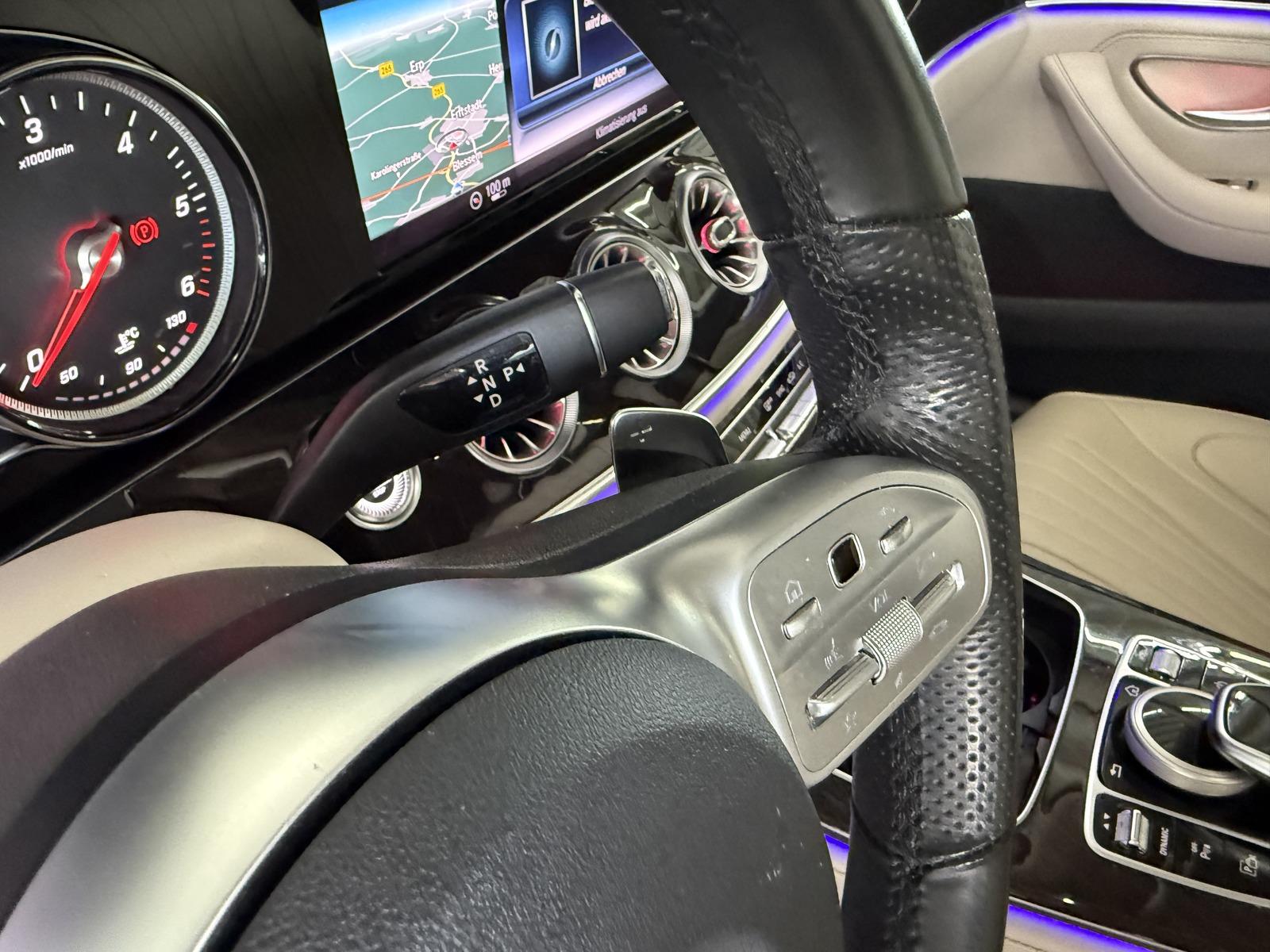 Mercedes-Benz CLS 300 d AMG Line LED+Kamera+SD+Leder+Navi+Memo