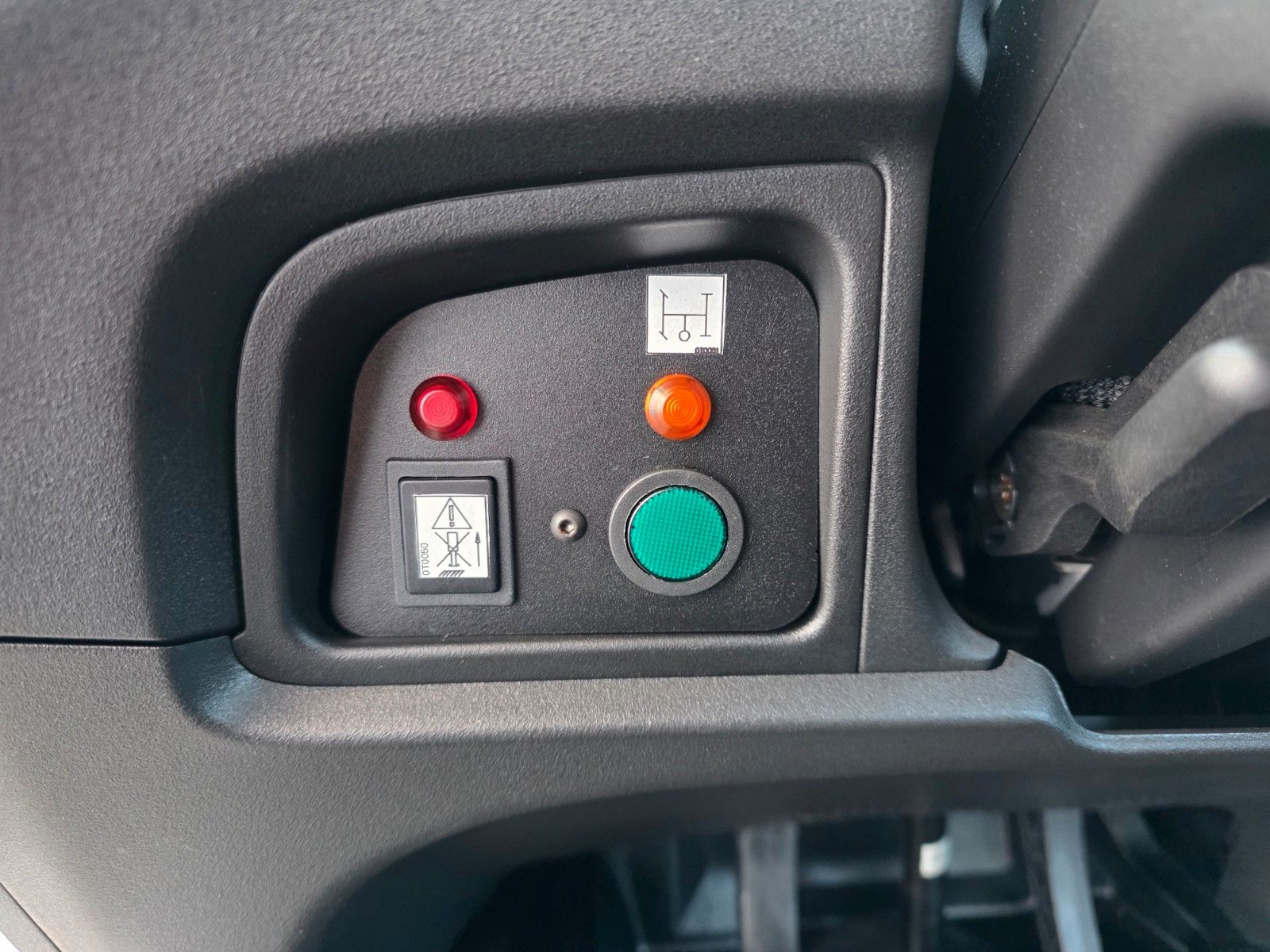 Fahrzeugabbildung Iveco Daily 35S14 *MULTITEL MTE 270*27Meter*