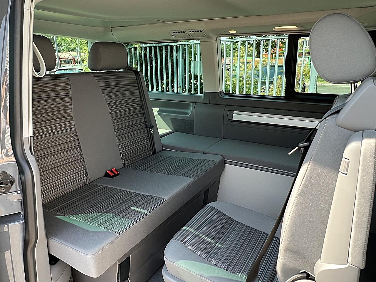 Fahrzeugabbildung Volkswagen T6.1 California Beach Edition 2.0 TDI DSG Klima