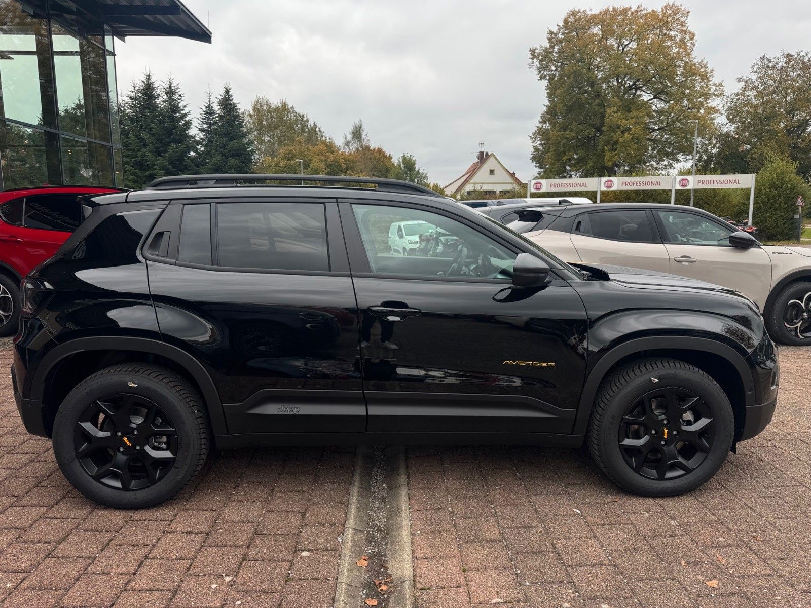 Fahrzeugabbildung Jeep AVENGER 4XE The North Face AWD Navi Kamera