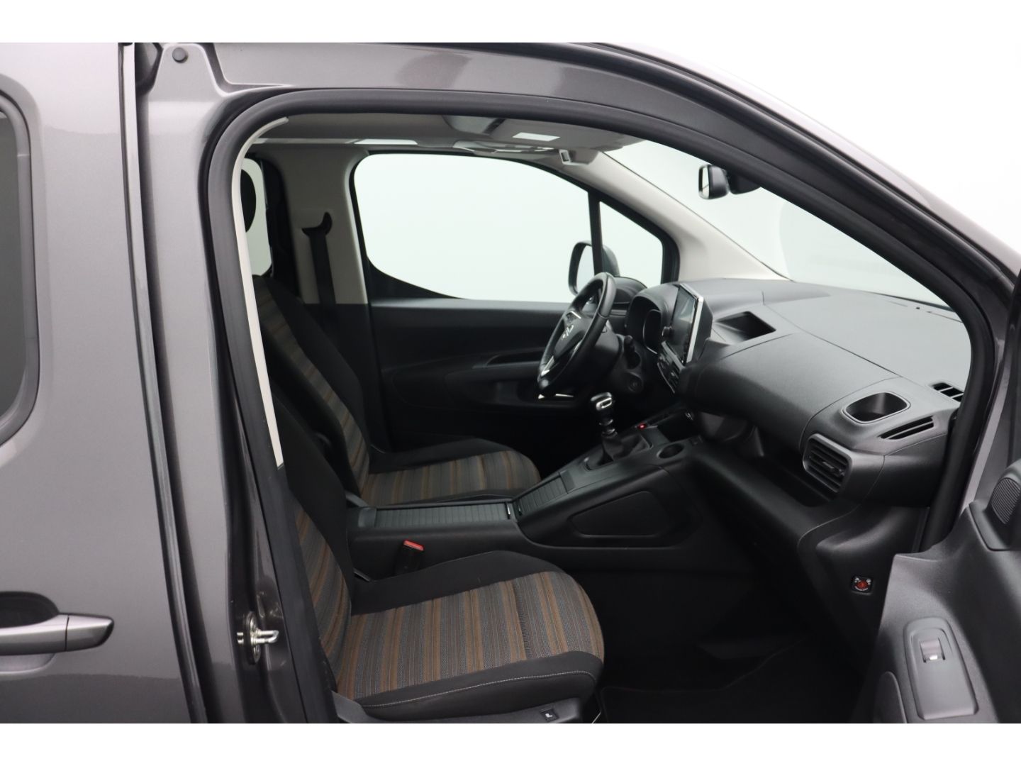 Fahrzeugabbildung Opel Combo Life INNOVATION AHK Kamera SHZ