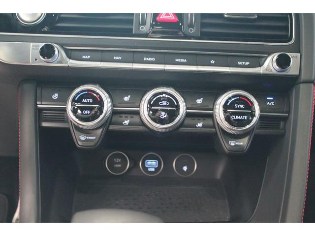 Genesis G70 Shooting Brake 2.2 Sport SHZ KAMERA ACC LED