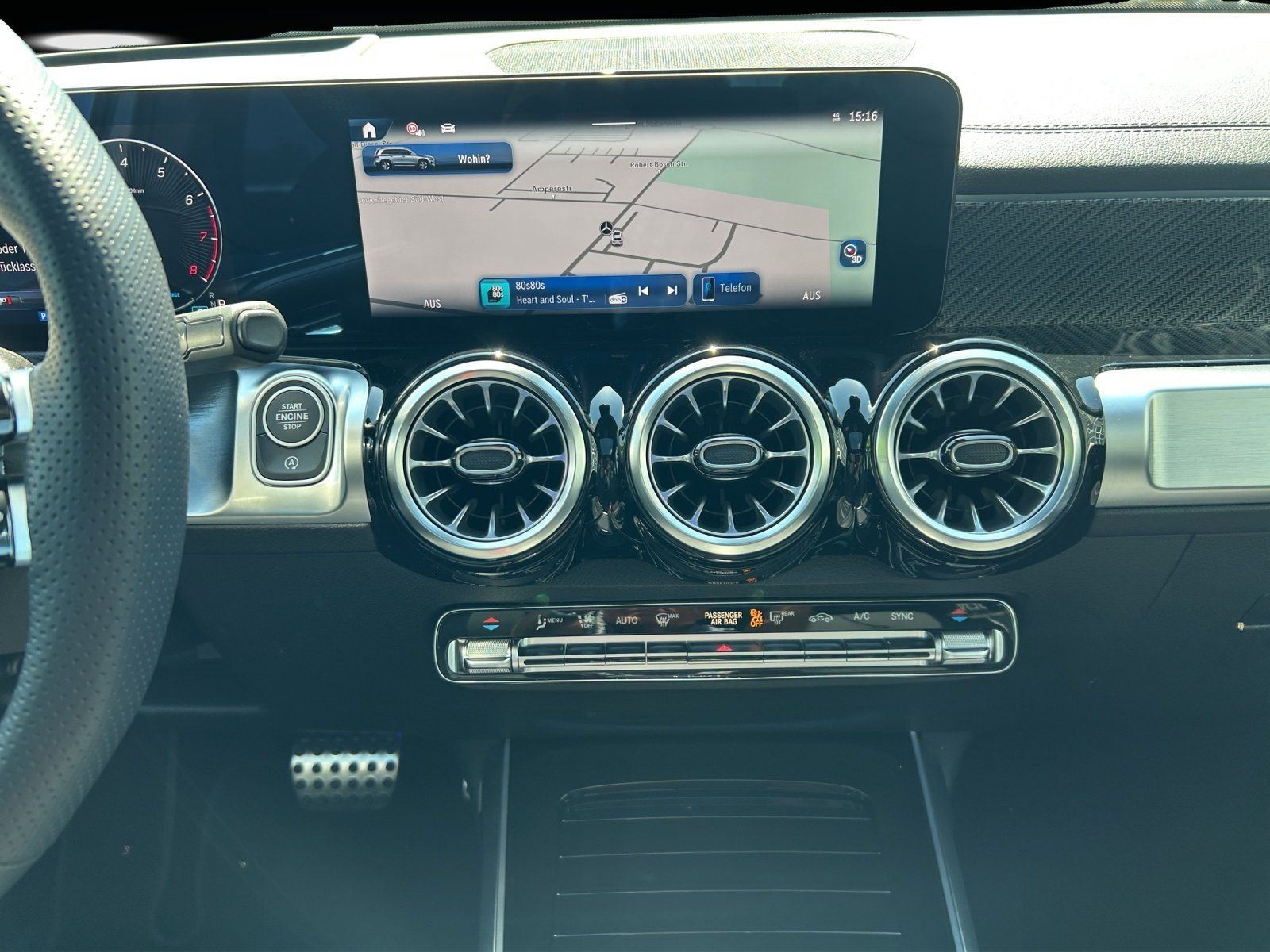 Fahrzeugabbildung Mercedes-Benz GLB220 4M AMG Prem+ DISTR LederPk AHK Night MLED