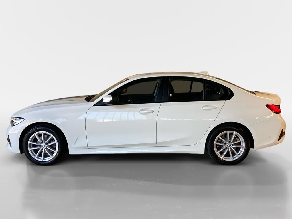 BMW 318i Lim. Advantage+DrivAssist+SHZ+wenigKM+KFZug foto 4