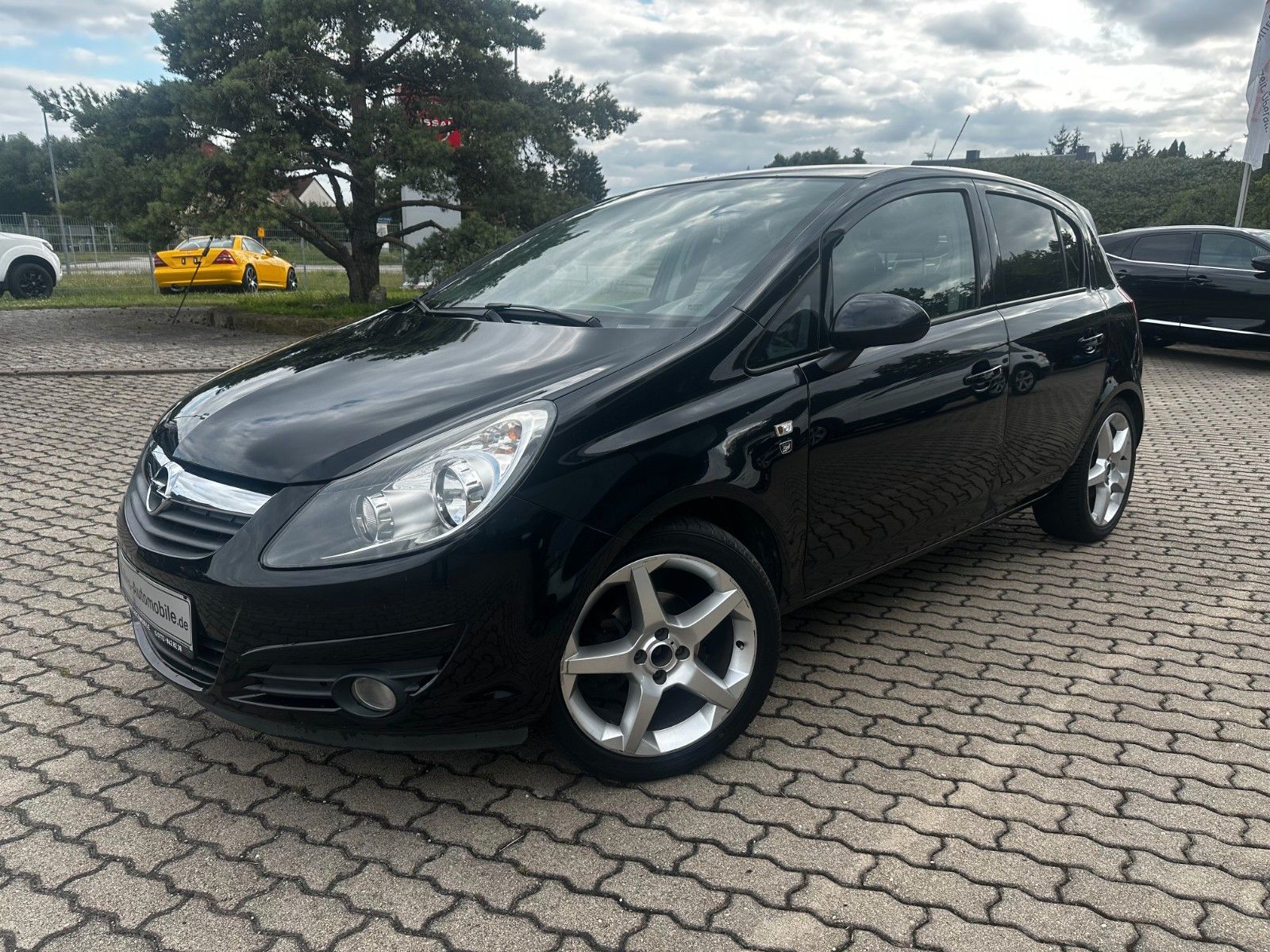 Fahrzeugabbildung Opel Corsa D Edition Automatik, Klima