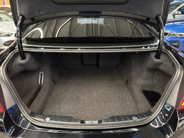 MYAUTOCENTER – Gebraucht- und Jahreswagen mit Werkstattservice in Pfaffenhofen BMW Limousine 520 d *BiXenon*Navi*Schiebedach*