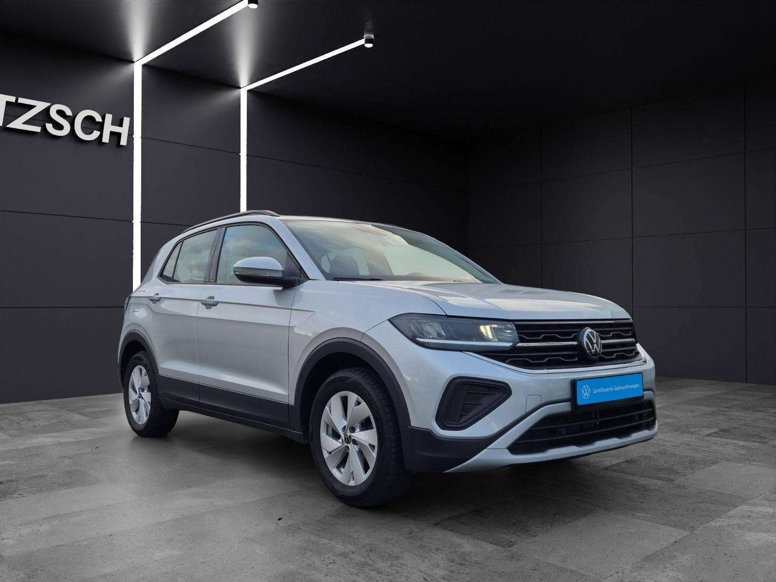 Fahrzeugabbildung Volkswagen T-Cross TSI Life LED Navi AID ACC PDC SH LM