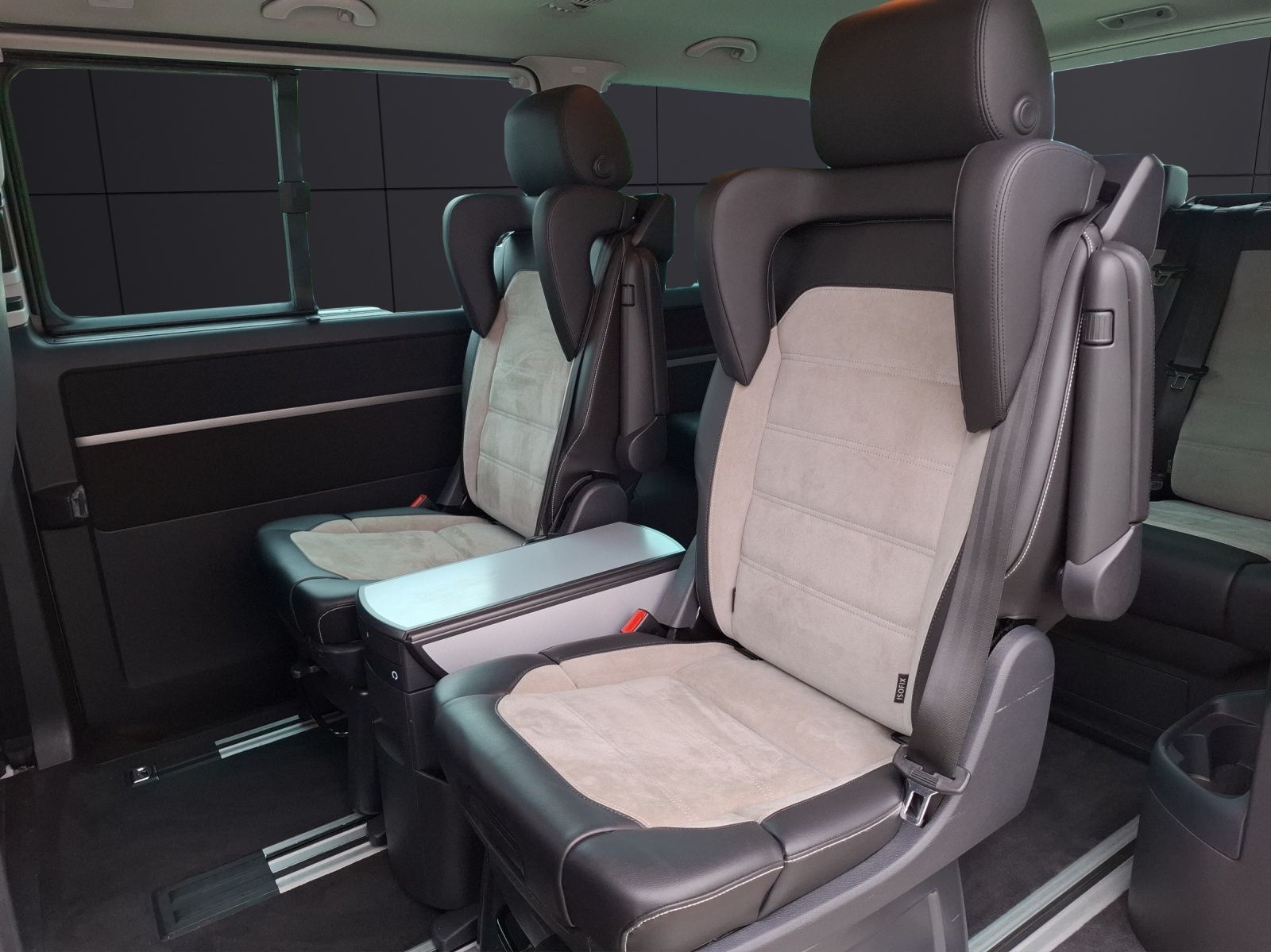 Fahrzeugabbildung Volkswagen T6 Multivan TDI Generation-Six DSG 4M STH AHK LE