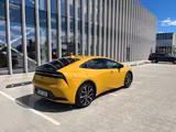 Toyota Prius 2.0-l-VVT-i Plug-in Hybrid - - Toyota Prius: V