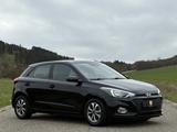 Hyundai i20 econext/Klima/1.Hand/VSM/8xbereift - Hyundai i20: Schwarz