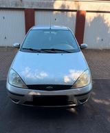 Ford Focus 1.6 Benziner 4 Türer Klima Allw... - Ford Focus: Türer