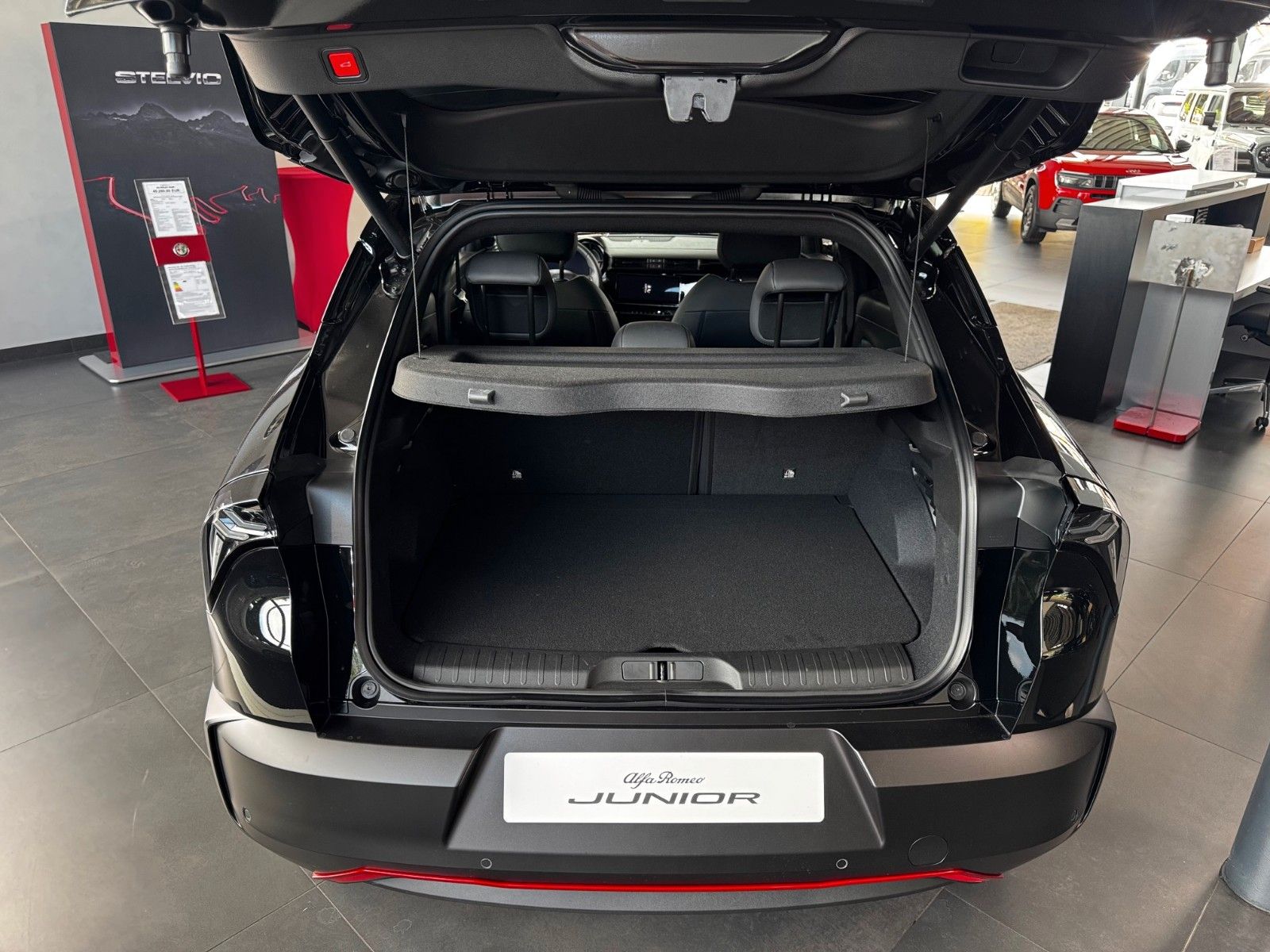 Fahrzeugabbildung Alfa Romeo Junior Elettrica SPECIALE Sitzheizung ACC Kamera